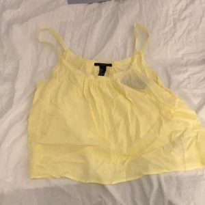  - Blus från Forever 21. Köpt i USA. Storlek s. 