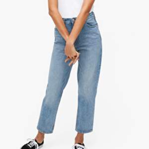 Straight leg jeans från Monki, i modellen Taiki i storlek 29. Frakt ingår i priset. 