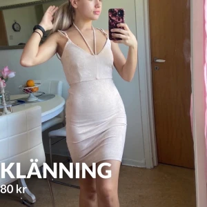 Klänning  - Klänning 