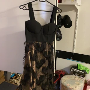 Klänning  - Jätte fint klänning i stl S 