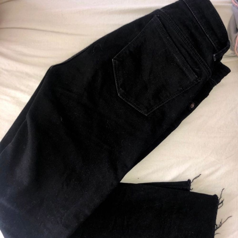 Säljer dessa as snygga jeans! Säljer endast pga att de är för små för mig! Buda om ni vill!. Jeans & Byxor.