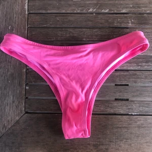 Rosa Bikini nederdel - Från shein, aldrig använd endast testad. -FRAKTEN INGÅR I PRISET!!💜💜