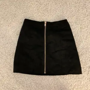 Mocka kjol från H&M 💓 Passar: 32/XS. Frakt tillkommer!