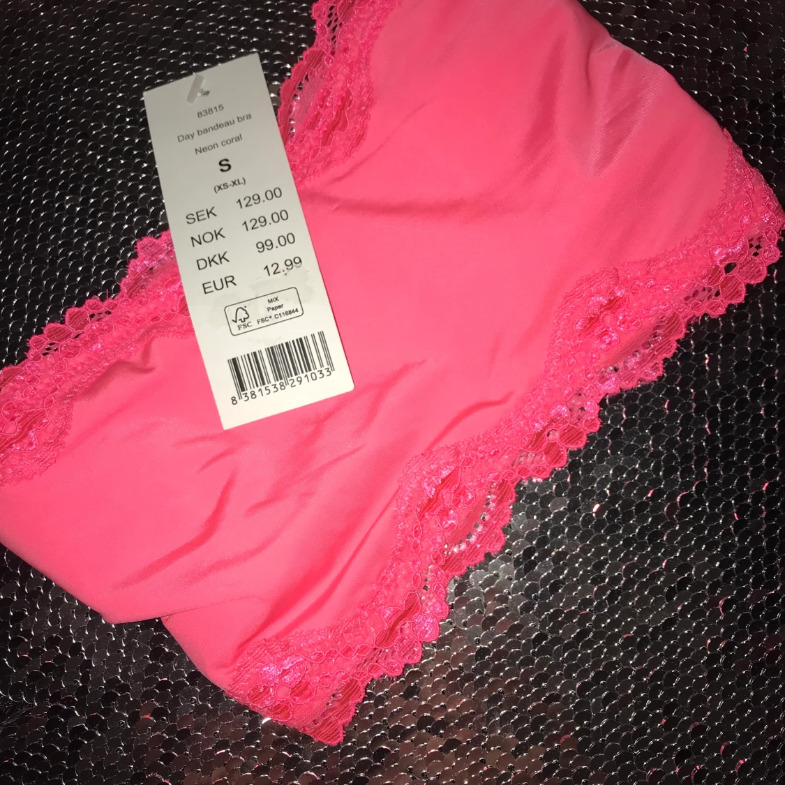 Tubtopp från Gina tricot i storlek S - 91