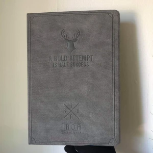 iPad fodral - ipad fodral 10.5" De är perfekt kvalitet. 100 nytt.   Hämtas i Storskogstorget, Näckrosen T Eller frakt: 25kr