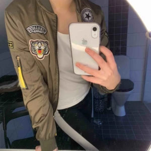  - Säljer min jätte fina bomberjacka🥺☺️✨