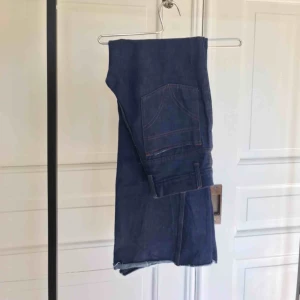  - De snyggaste jeansen. Alltså det gjorde sönder mitt hjärta att de inte passade, helt otroliga byxor.