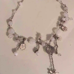  - Två halsband som aldrig kommit till användning. •Köparen står för frakten!  Halsband 1: 200 kr Halsband 2: 150 kr