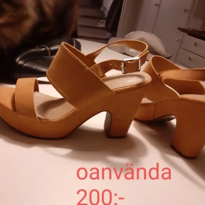 Gula klackar  - Oanvända, Kan gå ner något i pris vid snabb affär 