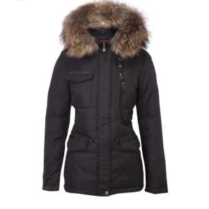 Hollies black livigno  - Använd en vinter och är i st 36. Priset går att diskutera 