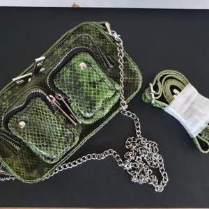 Nunoo Helena snake in green - Unused Nunoo crossbody bag, leather                        18cmL 11cmH 4cmW