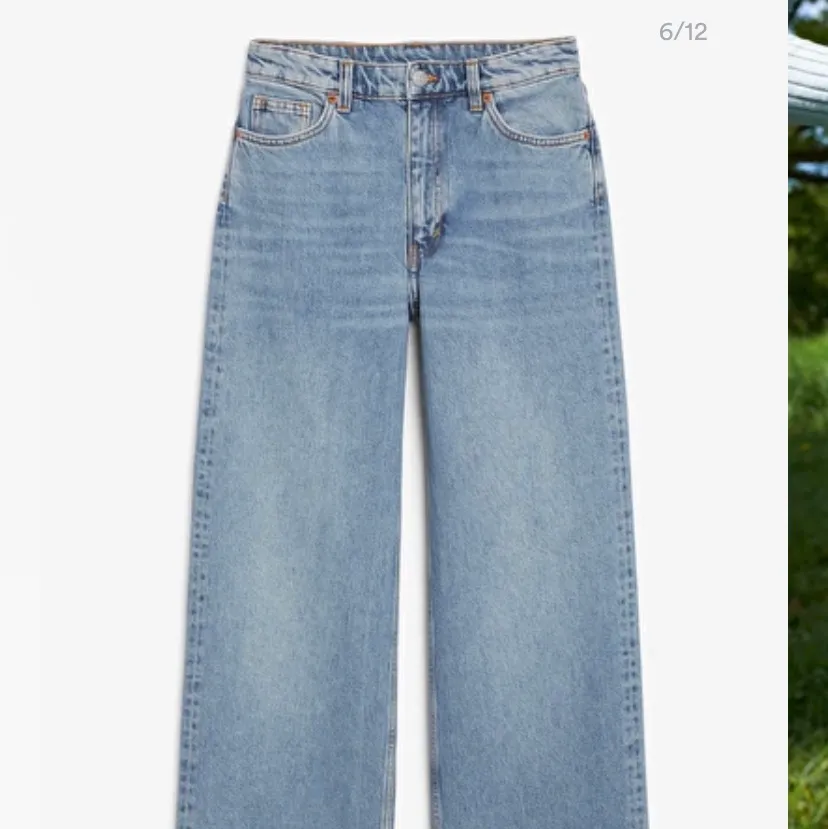 Säljer ett par Yoko jeans som knappt kommer till användning längre. Dem är i fint skick och knappt använda. Storlek 24 och har en bra passform. Skicka för fler bilder 200 + frakt. Jeans & Byxor.