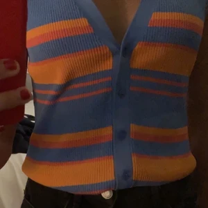 ⭐️En randig topp⭐️ - Den här toppen från zara är nästan inte använd. I super bra skick!⭐️ Är i stolek M men passar mig bra som har stolek XS/S