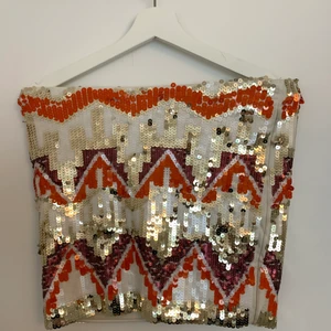 Glitterkjol  - Glitterkjol strl S. Pris kan diskuteras vid köp av andra varor/vid snabb affär! Köpare står för frakt