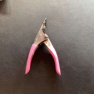 Nagelsax  - Använd två gånger så hyfsat ny. Säljer för 30kr + frakt.