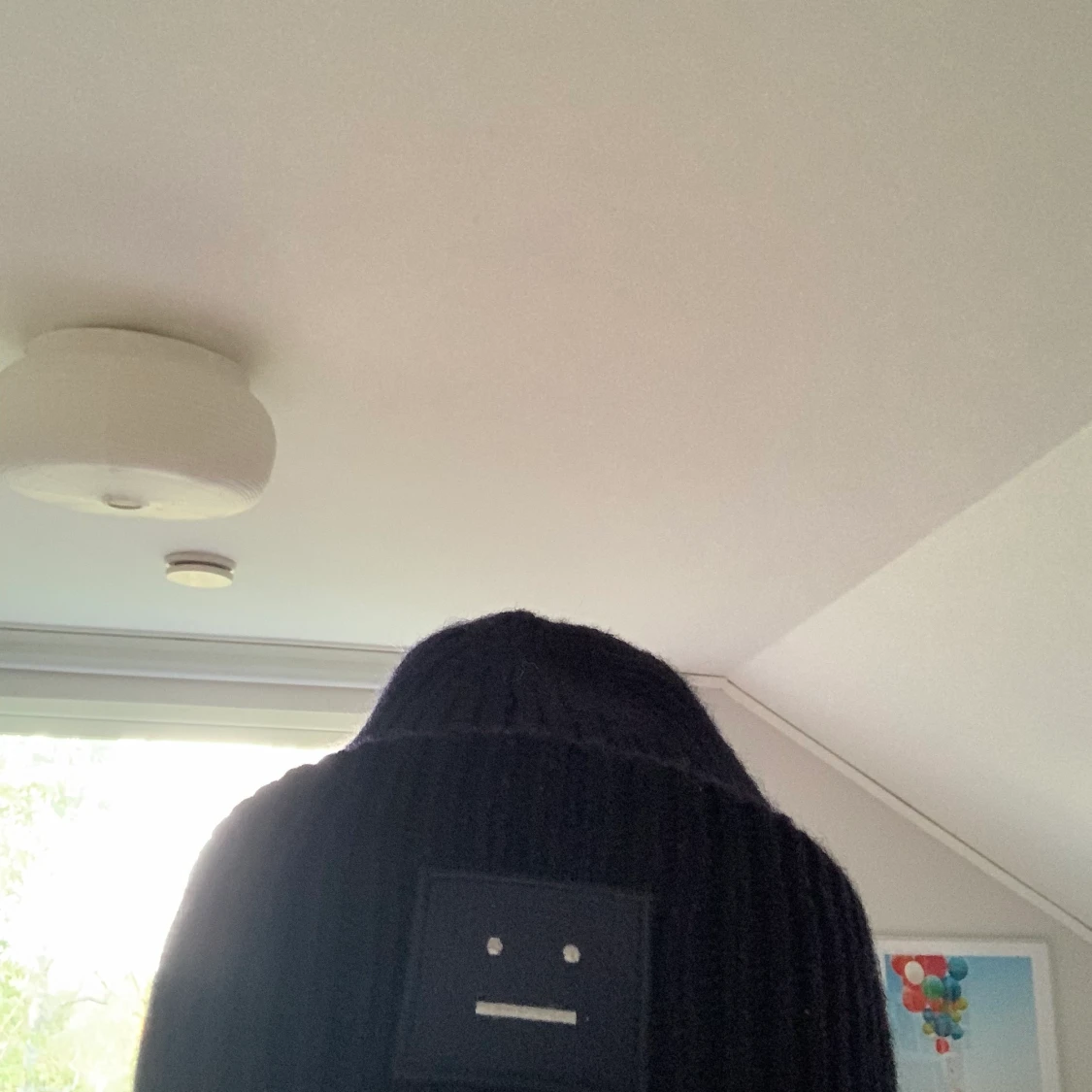 Acne mössa, mörkblå med vit gubbe - 90