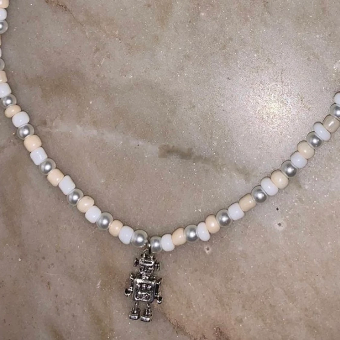 Halsband med robot  - 90