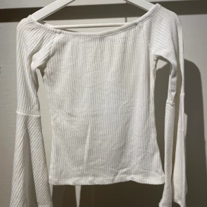 Off shoulder topp  - Använd fåtal gånger, passar både xs och s