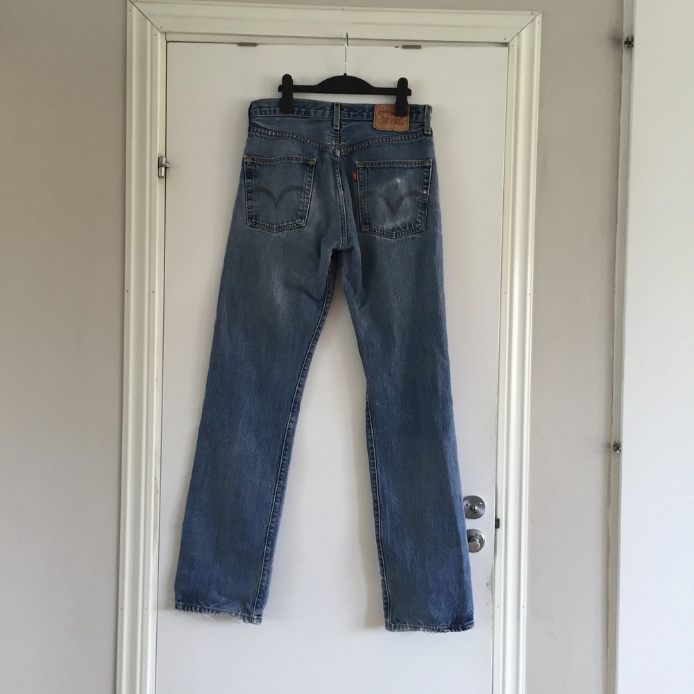 Ett par Levis-jeans i modell 501. Kan mötas upp i Göteborg. Frakt betalas av köparen. Jeans & Byxor.