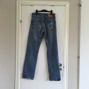 Ett par Levis-jeans i modell 501. Kan mötas upp i Göteborg. Frakt betalas av köparen