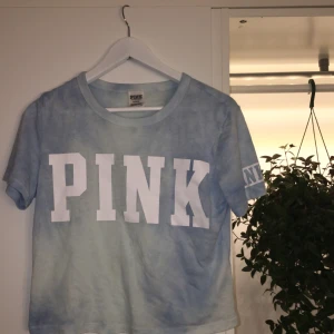  - Supermjuk tiedye tröja från Victorias secret, Pink. Passar även S.