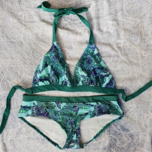  - Bikini från Åhléns  använd ett fåtal gånger. 