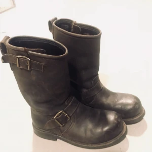  - Bruna Primeboots Engineer Mid I bra skick. Frakt ingår!