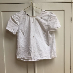  - Topp från Zara. Köparen står för frakt