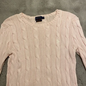 Rosa polo tröja - En väldigt fin rosa Ralph lauren tröja som är väldigt skön och använd fåtal gånger, den är även i storlek XS💕💕