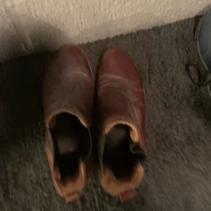 Björn borg finsko - Björn Borg finsko. Skick- 7/10 Behöver sig en upprustning. Använda Max 5 ggr. Köpta för 1200kr. Säljes för 300 eller bud. Skickas mot fraktkostnad på 50kr.