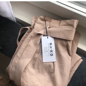 Paperbagbyxor  - Helt nya