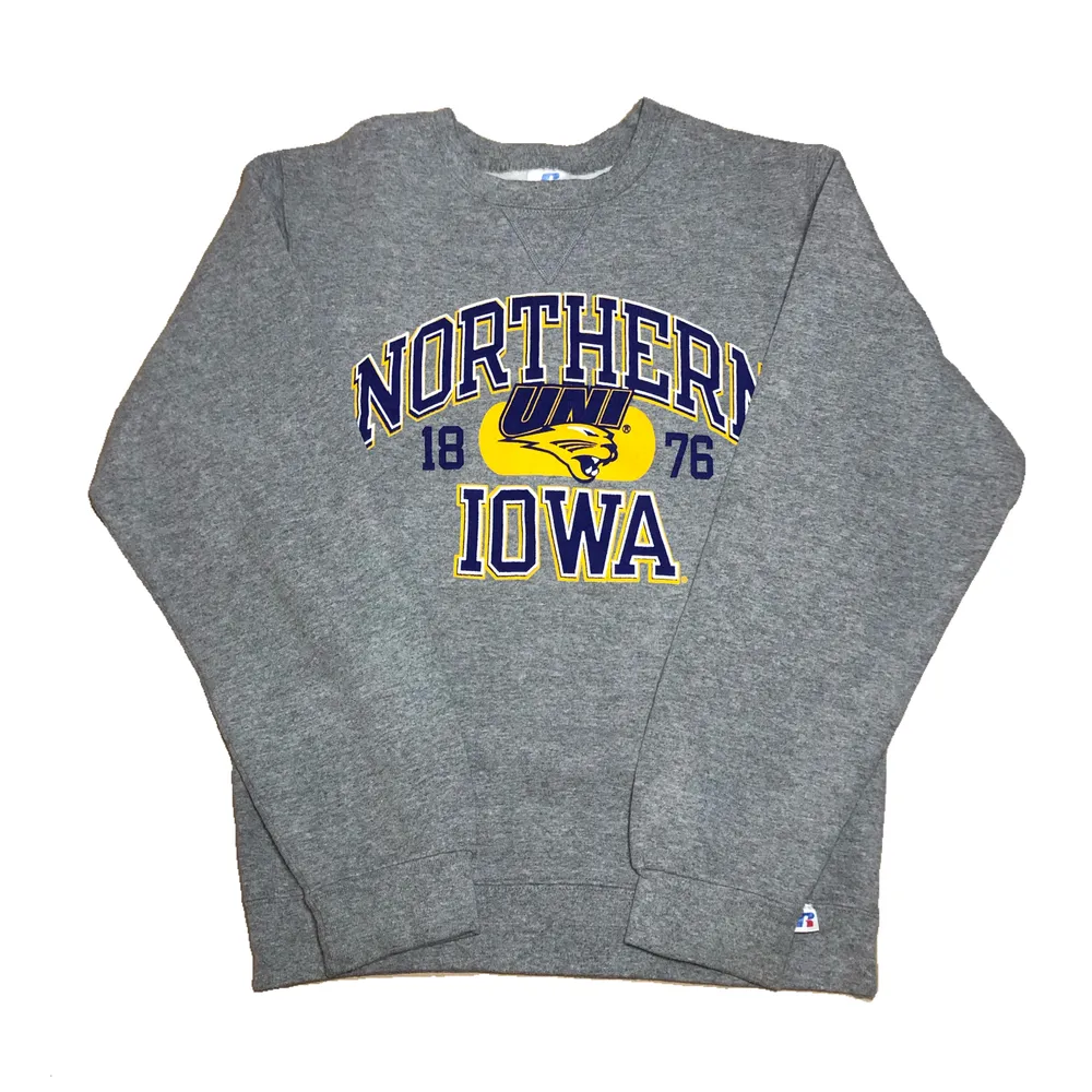 Vintage Northern Iowa sweatshirt   Storlek M Measurements: Length - 68 cm Pit to pit - 50 cm  Condition: Vintage (9/10)  (Pris - 350kr)  DM för mer bilder och frågor #sweatshirt  #sweden  #vintage (Bud i kommentaren om fler är intresserad). Tröjor & Koftor.