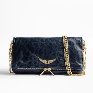 Zadig väska  - Säljer nu min älskade Zadig väska i modellen rock crush marine 💕 Både en kort tjockare kedja och en lång tunnare kedja nedkommer samt dustbag✨ lite slitningar på kanterna, bild kan skickas vid efterfrågan💕 skriv privat vid frågor