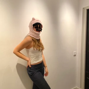 Häftig mössa! - En unik mössa som håller värmen nu i vinter! Supergulliga😍 