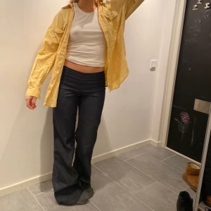 Snygg Manchester skjorta! - Så skön Manchester skjorta i gult! Jag är en storlek s💫 