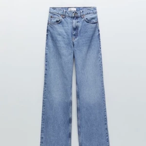 Zara jeans - Säljer ett par zara jeans med lappen på och har aldrig använt, ändas provade! De är raw cut så man kan klippa de i vilken längd man vill. Skriv för mer bilder (köparen står för frakten)