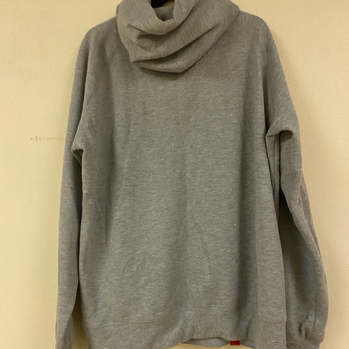 Mörkgrå Hoodie - 90