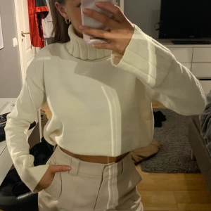 Tröja  - Super snygg och skön tröja från NAKD, Max använd 3ggr😍