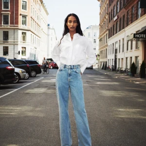 Zara jeans - Säljer dessa populära jeans ifrån zara som är använda endast 1 gång💕💕 skriv privat 💕