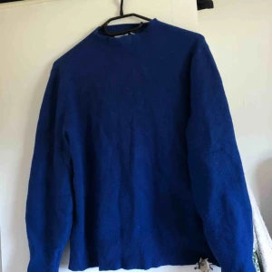  - supermysig tjocktröja från Kappahl med liten krage. Använd ca 4-5 gånger.