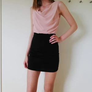  - Frakt ingår🌹festligt fin klänning köpt från JC ~skriv vid frågor 