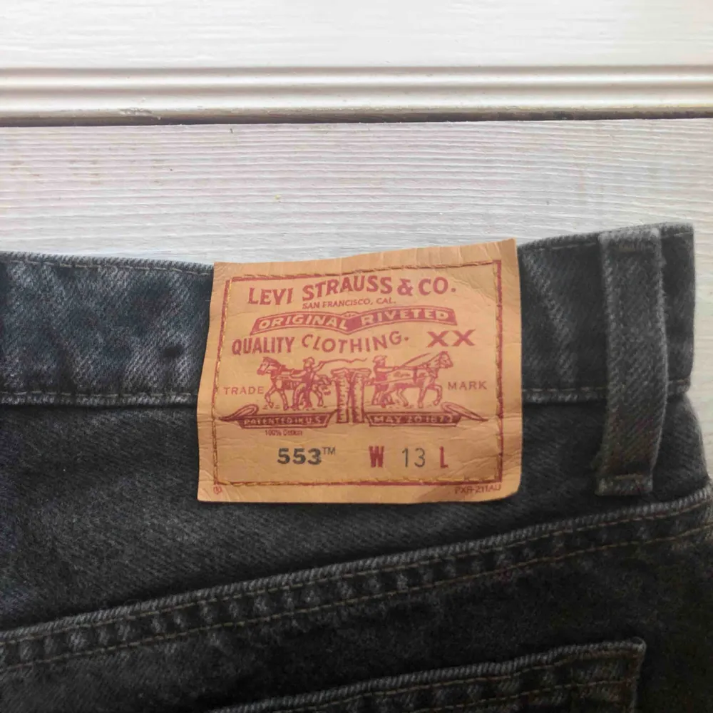 ascoola Levi’s vintage jeans i W30, typ medium. köpta här på plick men var för stora:( fråga på. Jeans & Byxor.