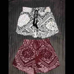  - 45 kr/st eller båda för 70 kr :)) Säljer dessa härliga shorts! Gummi i midjan och luftigt tyg. Jag som har XS kan ha dessa. Säljer pga för lite användning :\ Betalas med Swish och köparen står för frakten☺️