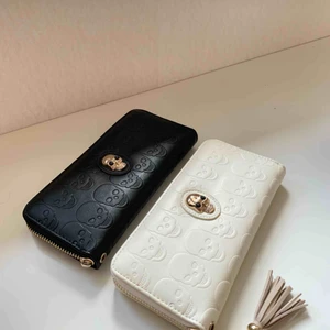  - Två fina plånböcker i väldigt bra skick som säljs pågrund av aldrig användning