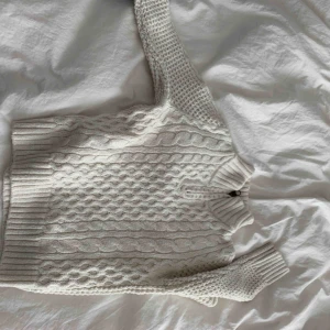  - Kofta knappt använd i storlek 98/104