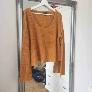  - Mysig stickad tröja som inte kommer till användning längre.  Frakt tillkommer🌸