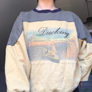 Tröja från gant - Tjocktröja från gant i storlek M i 100% cotton. Endast använd några fåtal gånger då jag har för mycket kläder och nästan aldrig hinner använda denna skönhet. 