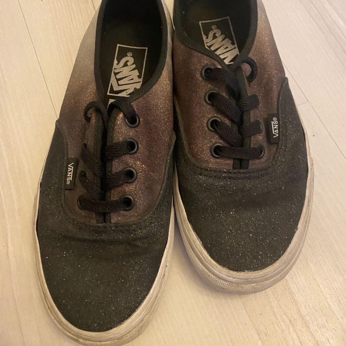 Glittriga vans