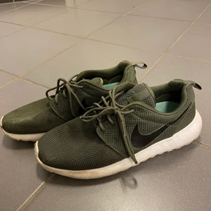 Nike skor - köparen står för frakten
