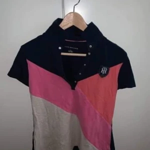 Äkta Tommy hilfiger pike tröja - Använd endast en gång och köpt i USA